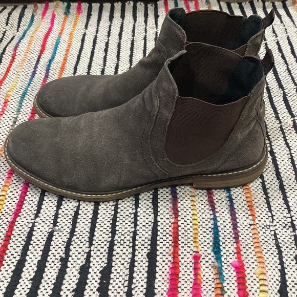 Public Opinion Chelsea Style Boot Size Men’s size 8 Brown Suede main image 7